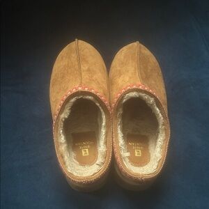 White Mountain Tan Suede Slippers with Red Accent